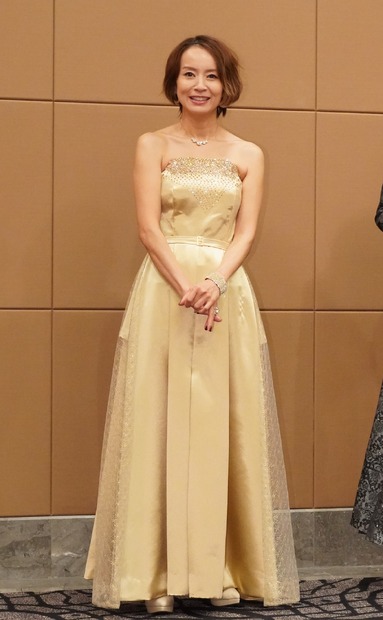 鈴木亜美【写真：竹内みちまろ】