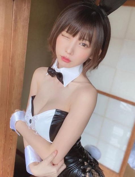 写真はえなこ公式Instagramから（※写真は所属事務所より掲載許諾をもらってます）