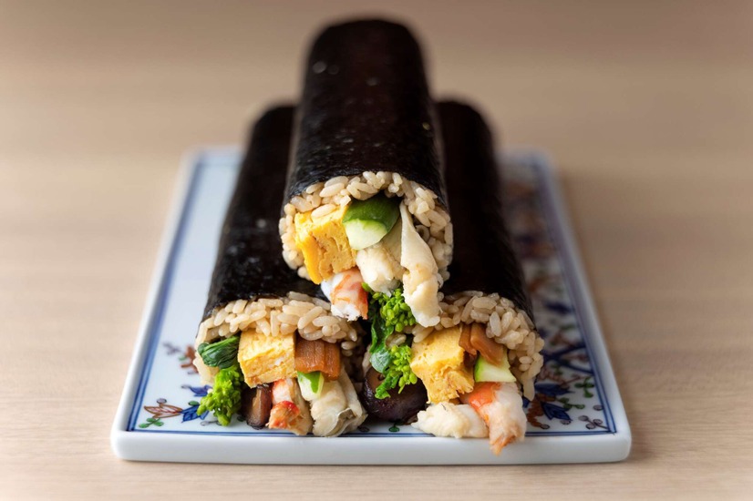 シェラトン都ホテル東京、「鮨 白金 さえ㐂」オリジナル恵方巻を数量限定販売