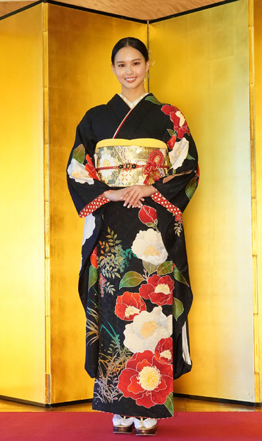 白河れい【写真：竹内みちまろ】