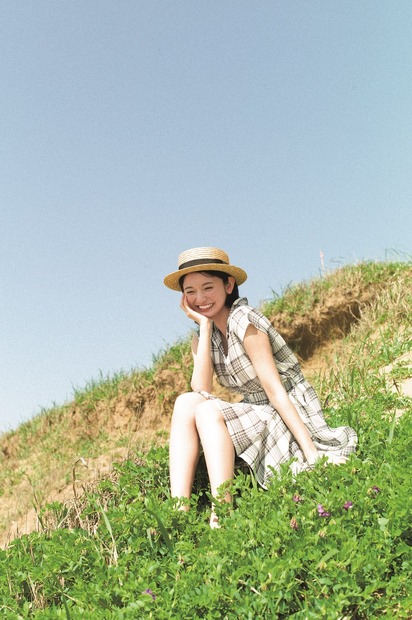 Task have Fun・熊澤風花 1st写真集『タイトル未定』（出版社：東京ニュース通信社、撮影：細居幸次郎）