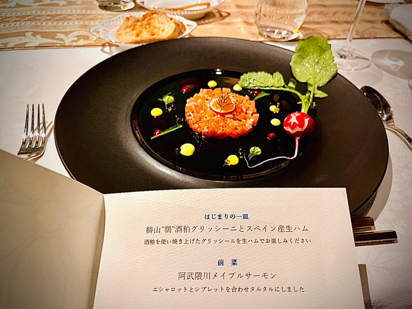 複数の日本酒・ワインを少量ずつ楽しめるペアリングコース