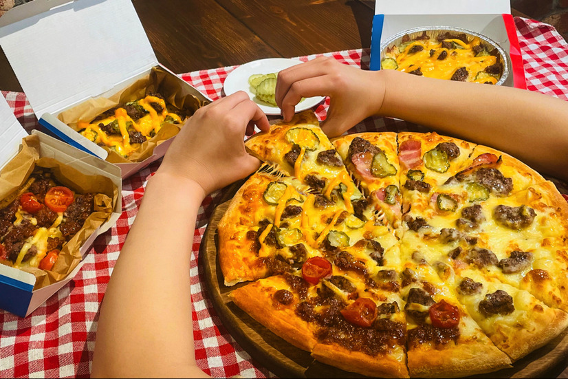 ピザなのにバーガー？！ドミノ・ピザから新感覚商品