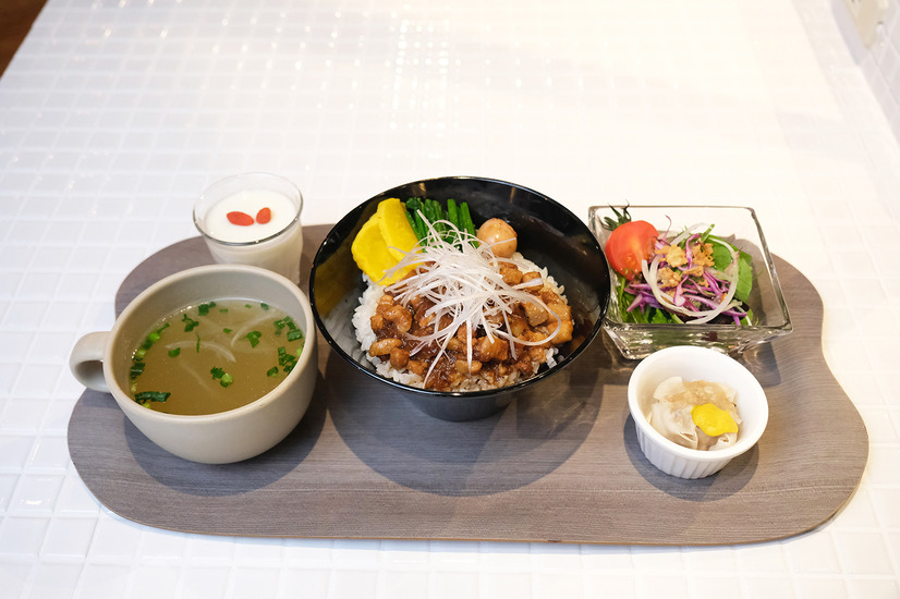 台湾の朝食_ルーローハンセット