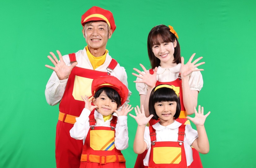 左上から時計回りに）つるの剛士、岸本理沙アナウンサー、三井絢月、竹之下一瑠　（c）フジテレビ