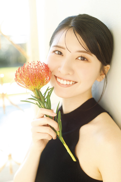 駒木結衣フォトエッセイ『空を結ぶ』（出版社：ワニブックス、撮影：藤本和典）