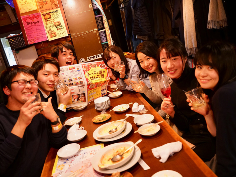 下北沢のディープな飲食店が57も参加する呑み歩きイベント開催！「チーズ」と「激辛」がテーマ