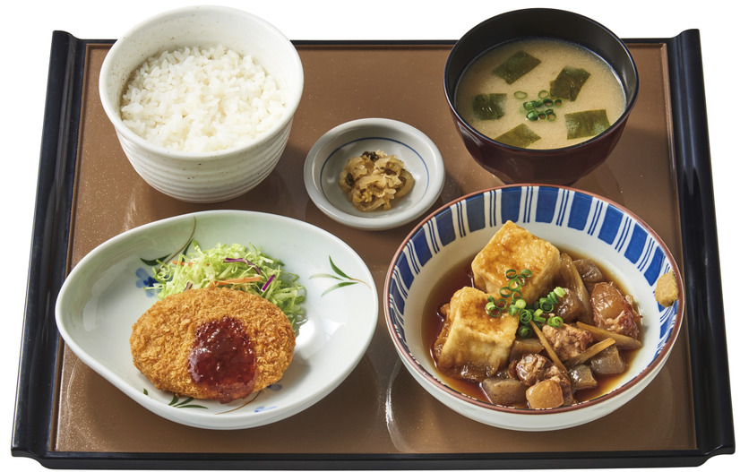 ～豚バラなんこつ～旨とろ肉豆腐とコロッケの定食
