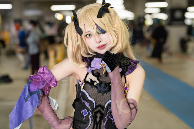 フィッシュル『原神』／なぎ（@nyan_o912）、撮影：tama