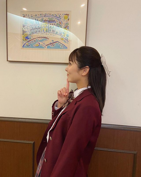 石川恋の女子高生制服姿に「JK制服超カワエエ」「美人～」の声