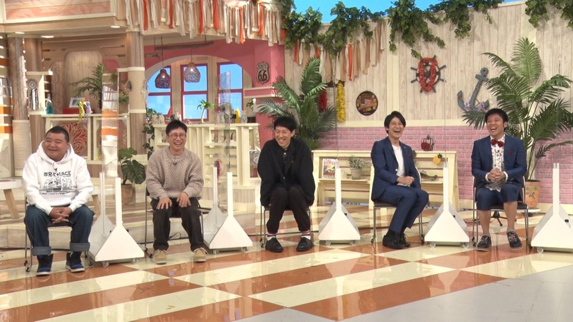 左から）川畑泰史、すっちー、小籔千豊、瀬戸洋祐（スマイル）、ウーイェイよしたか（スマイル）（c）MBS