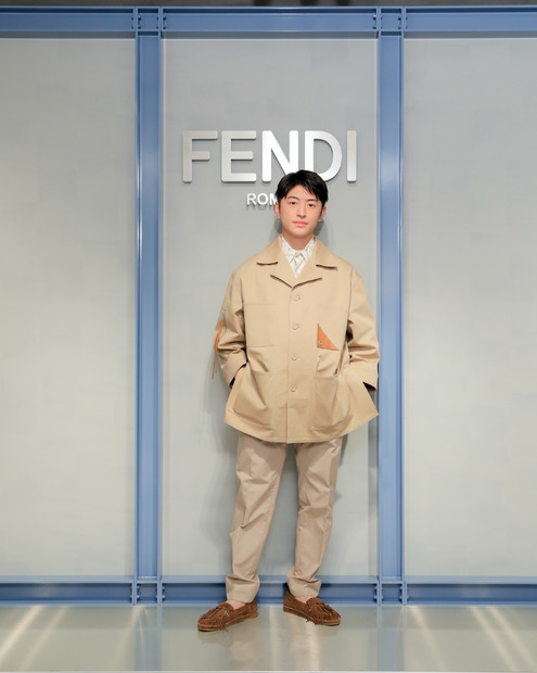 佐野玲於