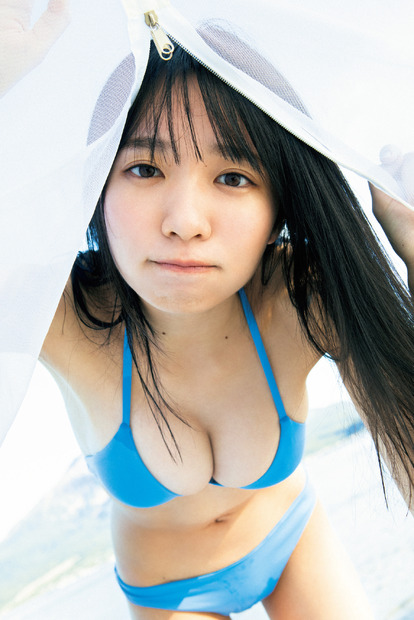 椿野ゆうこ 1st写真集『椿の色』（出版社：KADOKAWA、撮影：細居幸次郎）