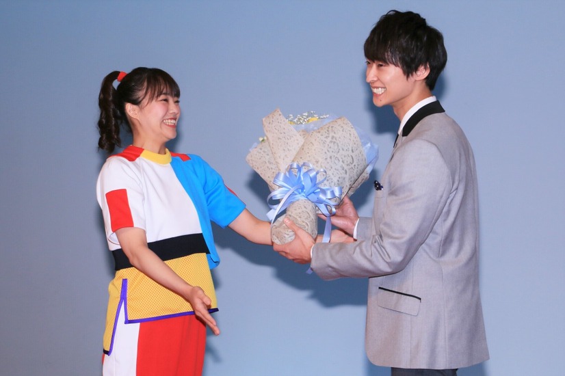 秋元杏月、福尾誠【撮影：小宮山あきの】