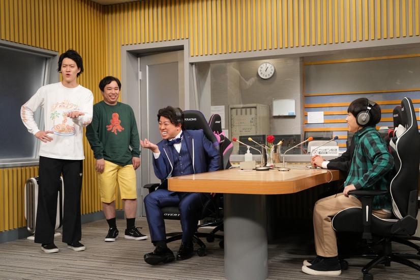 「バチェ田バチェ男」左から）粗品、せいや、松尾駿、秋山寛貴、菊田竜大（C）フジテレビ