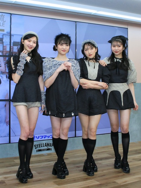 東京女子流（山邊未夢、新井ひとみ、中江友梨、庄司芽生）【撮影：小宮山あきの】