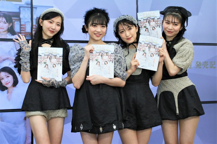 東京女子流（山邊未夢、新井ひとみ、中江友梨、庄司芽生）【撮影：小宮山あきの】