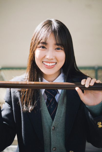 『B.L.T.graduation2023高校卒業』【ローソンエンタテインメント購入特典ポストカード：清水理央（日向坂46）】　（c）東京ニュース通信社
