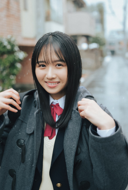 『B.L.T.graduation2023高校卒業』【ローソンエンタテインメント購入特典ポストカード：上村ひなの（日向坂46）】　（c）東京ニュース通信社
