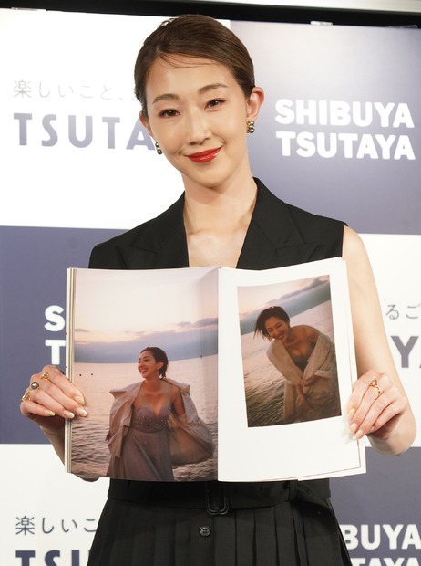紅ゆずる【写真：竹内みちまろ】