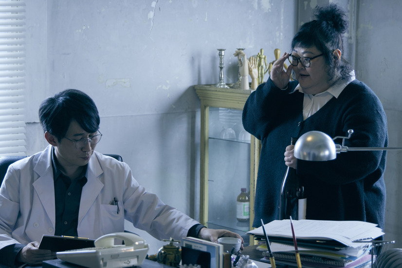 左から）じろう（シソンヌ）、平田敦子（c）フジテレビ
