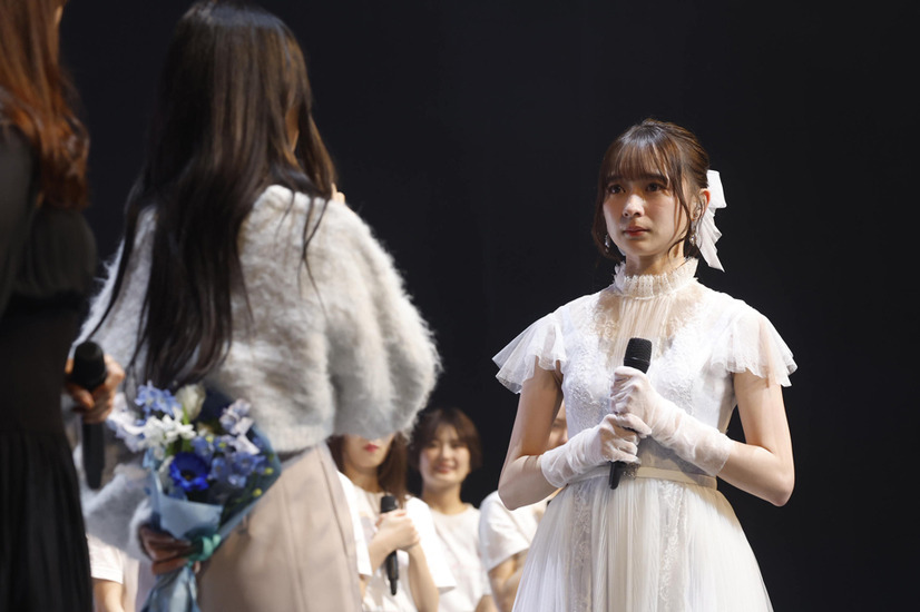 乃木坂46・鈴木絢音が卒業セレモニー！同期の堀未央奈らサプライズ登場