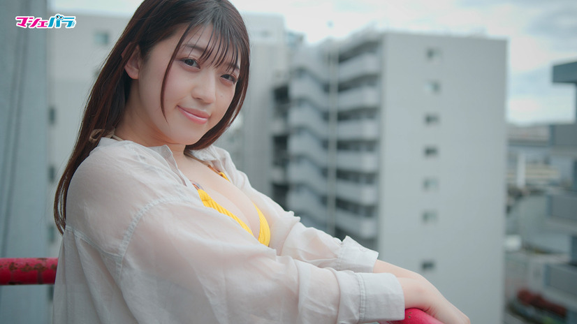 大塚杏奈（ミスFLASH2022）