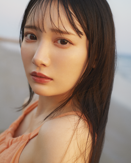 ≠ME・鈴木瞳美 1st写真集『タイトル未定』イメージカット （c）講談社