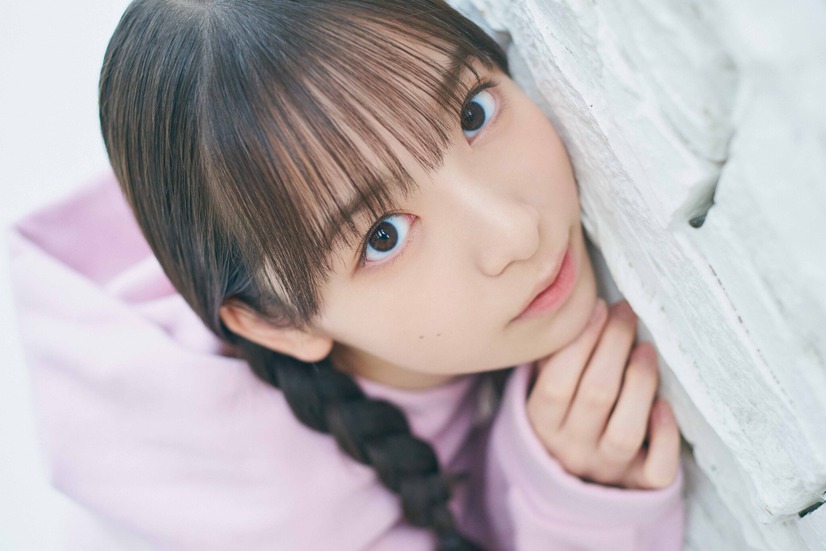 日向坂46、4期生・渡辺莉奈のグラビア公開！カジュアルコーデでデート感満載