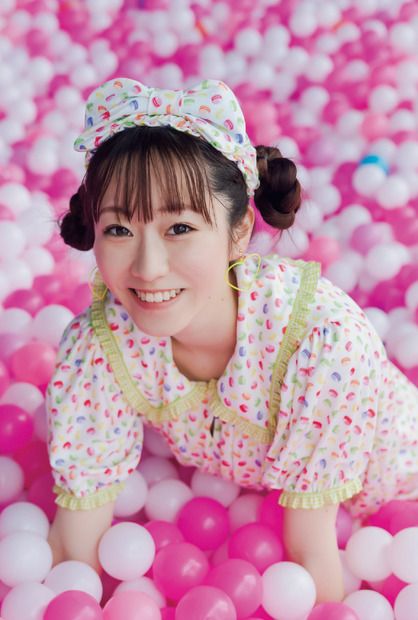 『FRUITS ZIPPER PERFECTBOOK ふるっぱーのほん vol.1』セブンネットショッピング購入特典ポストカード（真中まな）　（c）東京ニュース通信社