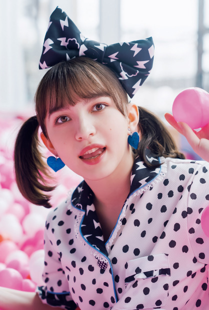 『FRUITS ZIPPER PERFECTBOOK ふるっぱーのほん vol.1』セブンネットショッピング購入特典ポストカード（早瀬ノエル）　（c）東京ニュース通信社