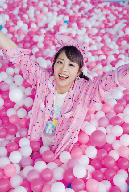 『FRUITS ZIPPER PERFECTBOOK ふるっぱーのほん vol.1』セブンネットショッピング購入特典ポストカード（仲川瑠夏）　（c）東京ニュース通信社