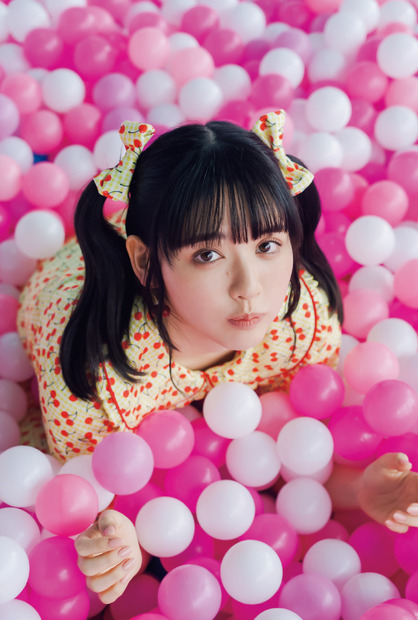 『FRUITS ZIPPER PERFECTBOOK ふるっぱーのほん vol.1』セブンネットショッピング購入特典ポストカード（鎮西寿々歌）　（c）東京ニュース通信社