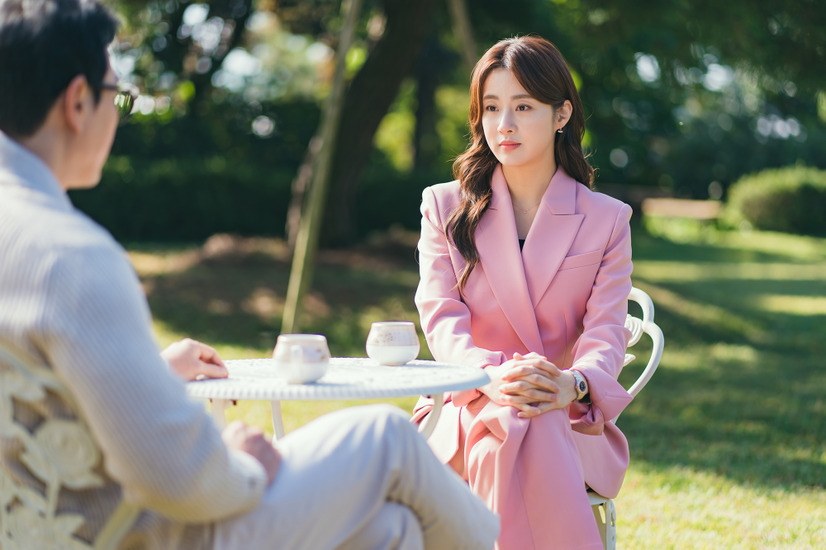 U-NEXTで配信中『私たち、他人になれるかな？』ⓒ 2023 KT StudioGenie Co.,Ltd All rights reserved