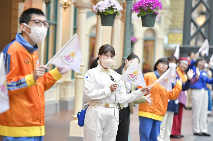 ウェルカムグリーティングの様子（C）Disney