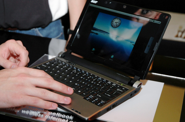 Androidが搭載された「Aspire One D250」