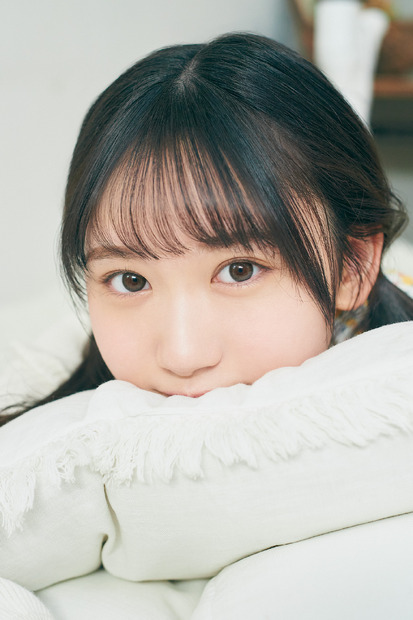日向坂46・藤嶌果歩、うさ耳&ミニワンピでグラビア登場！北海道出身の16歳、4期生楽曲フロントメンバー