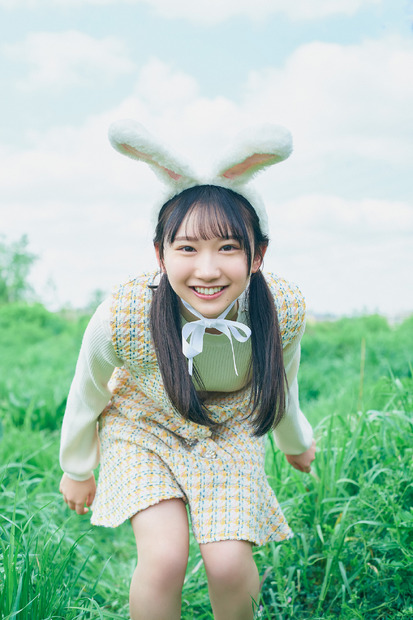 日向坂46・藤嶌果歩、うさ耳&ミニワンピでグラビア登場！北海道出身の16歳、4期生楽曲フロントメンバー