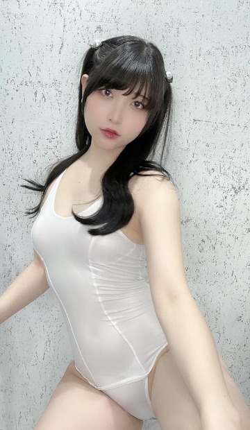 写真はあまつまりな公式Instagramから（※写真は所属事務所より掲載許諾をもらってます）