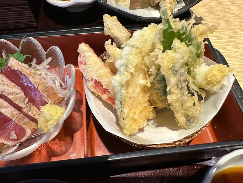 「紫蘇そば」の絶品セットメニュー！おかわりしたくなる「アジごはん」