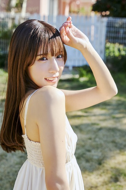 夏本あさみ、1st写真集で過去最大級の露出に挑戦！ページのほとんどがランジェリー＆水着姿