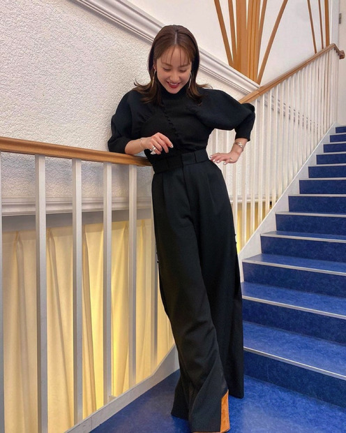 平祐奈、シックなブラックコーデで「2024ミス・ティーン・ジャパン」への参加呼びかけ