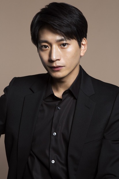向井理、諸葛孔明役でフジ連ドラ主演！インパクト抜群のビジュアルも公開