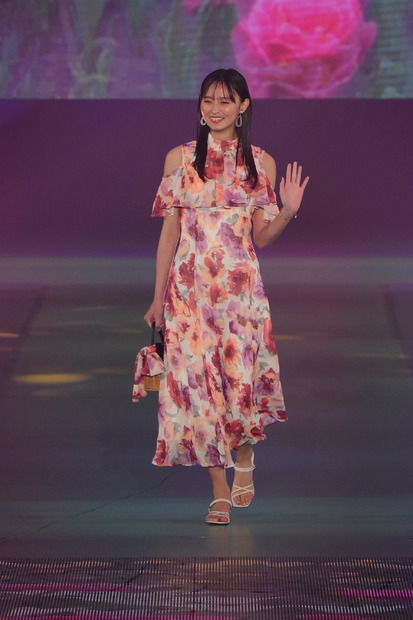 遠藤さくら（C）Rakuten GirlsAward 2023 SPRING/SUMMER