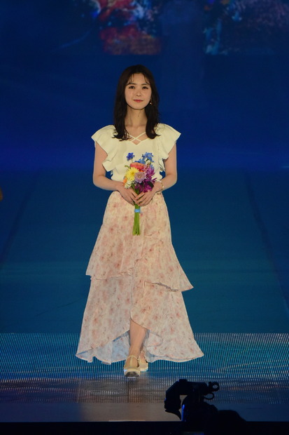 遠藤さくら（C）Rakuten GirlsAward 2023 SPRING/SUMMER