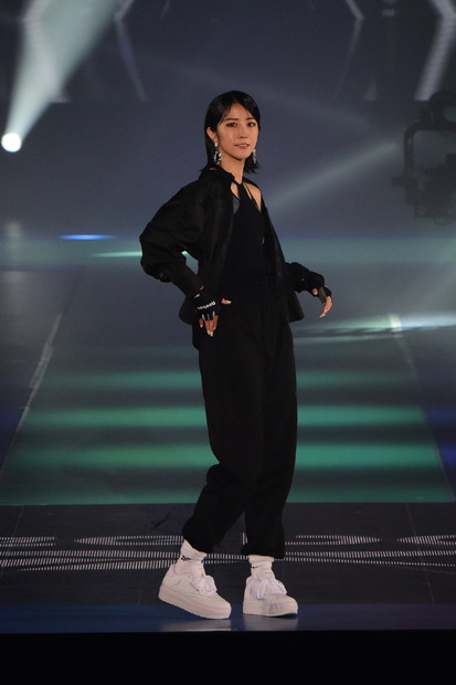 土生瑞穂（C）Rakuten GirlsAward 2023 SPRING/SUMMER