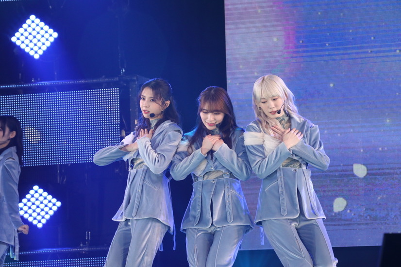 櫻坂46（c）Rakuten GirlsAward 2023 S／S