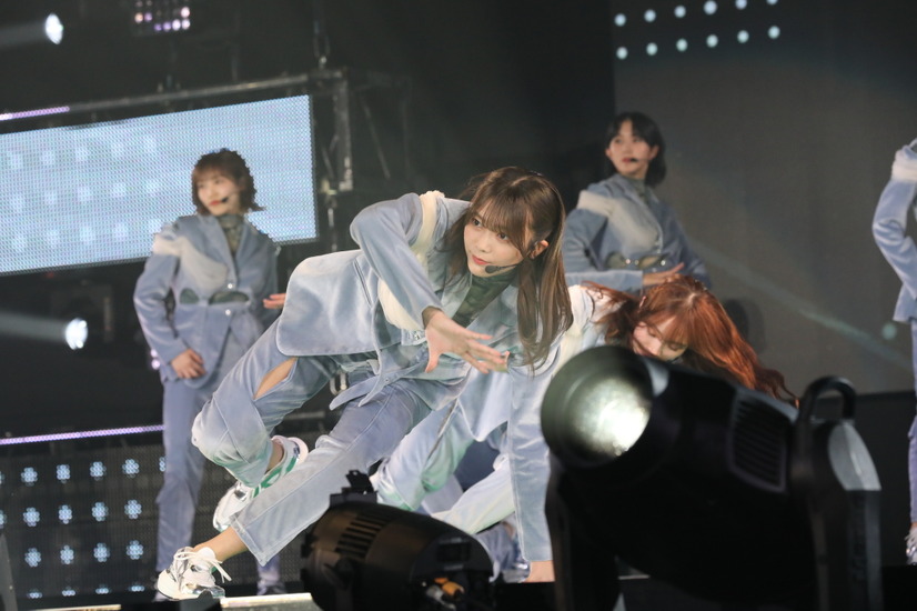 櫻坂46（c）Rakuten GirlsAward 2023 S／S