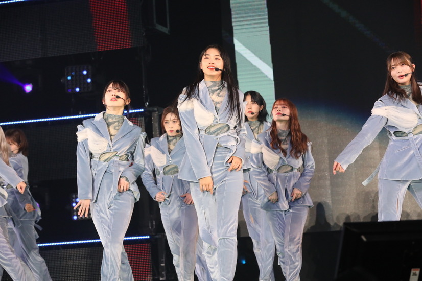 櫻坂46（c）Rakuten GirlsAward 2023 S／S