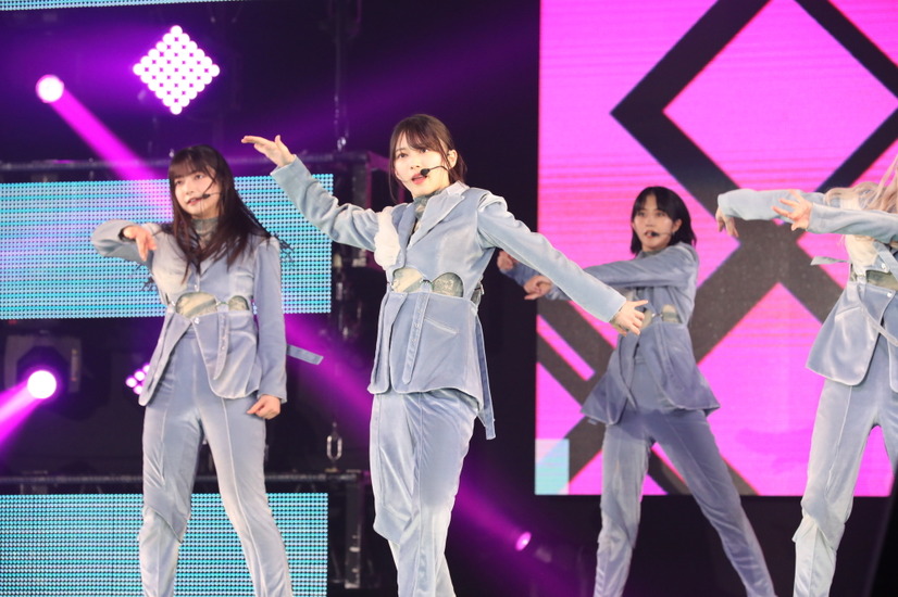 櫻坂46（c）Rakuten GirlsAward 2023 S／S